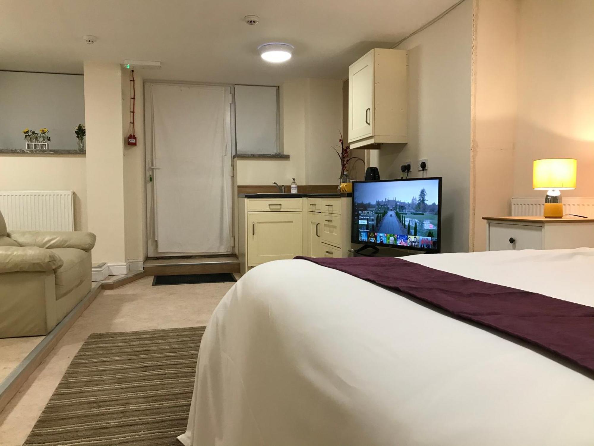 The Castle Hotel タルガース エクステリア 写真